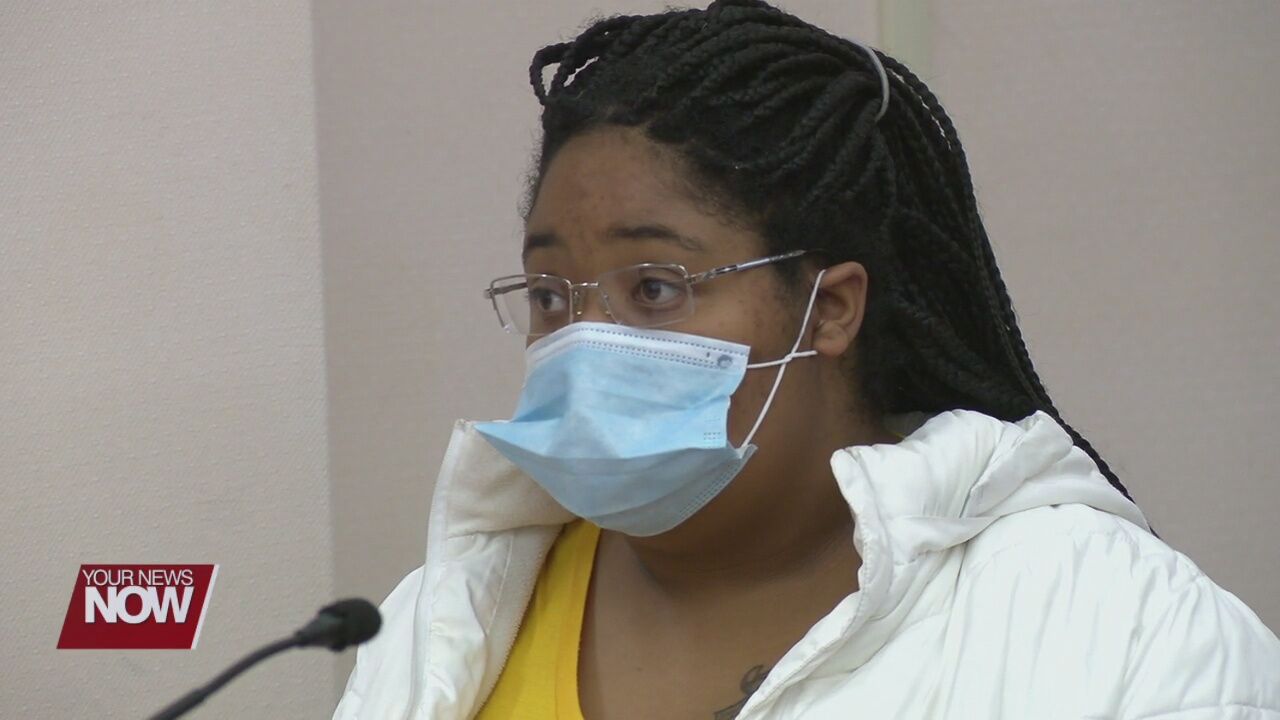 Woman indicted on charge of unlawful sexual conduct with a minor changes plea